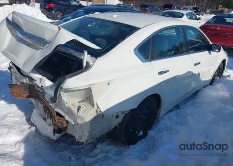 2015 Nissan Altima 2.5 S z USA, uszkodzony, nr VIN 1N4AL3AP8FC258109